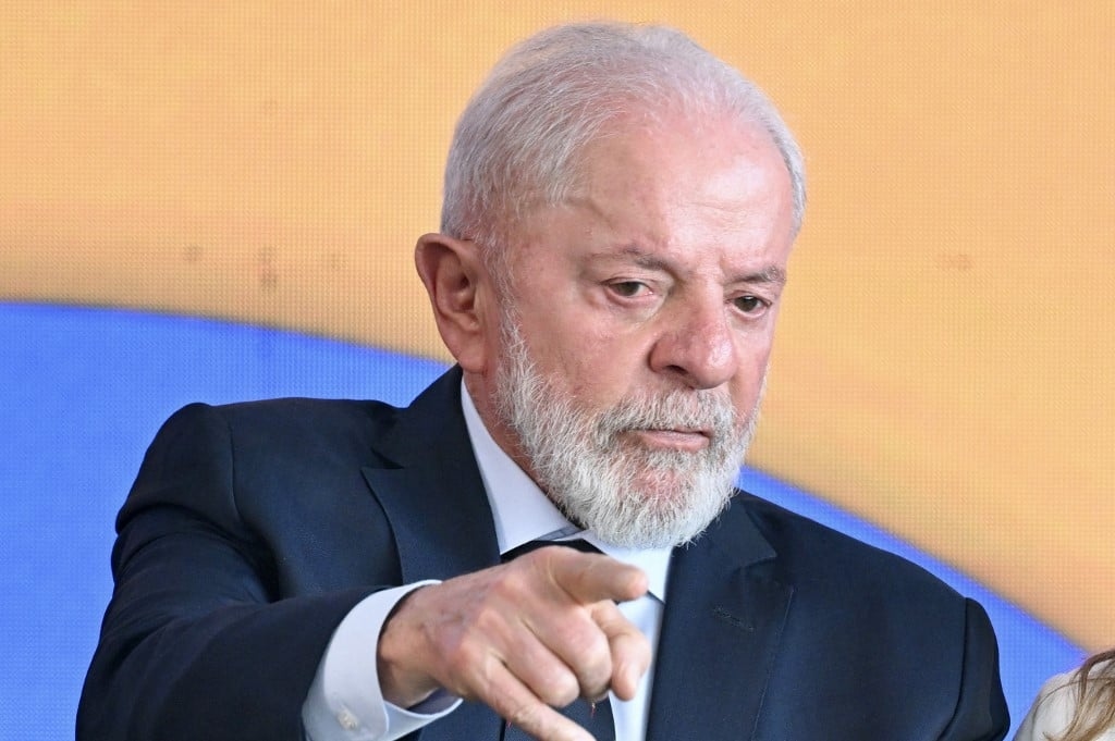 After proposing a law to regulate the economic activities of big tech, Lula meets with the CEO of TikTok.