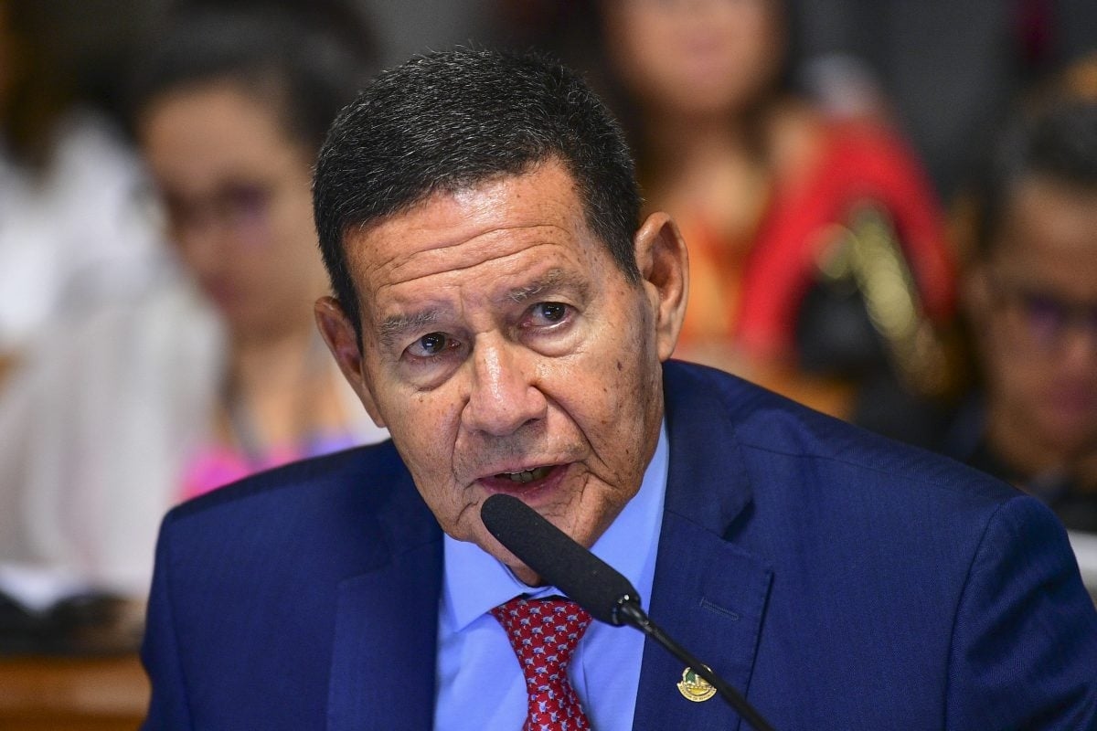 Commission resumes analysis of provisional measure that increases military salaries