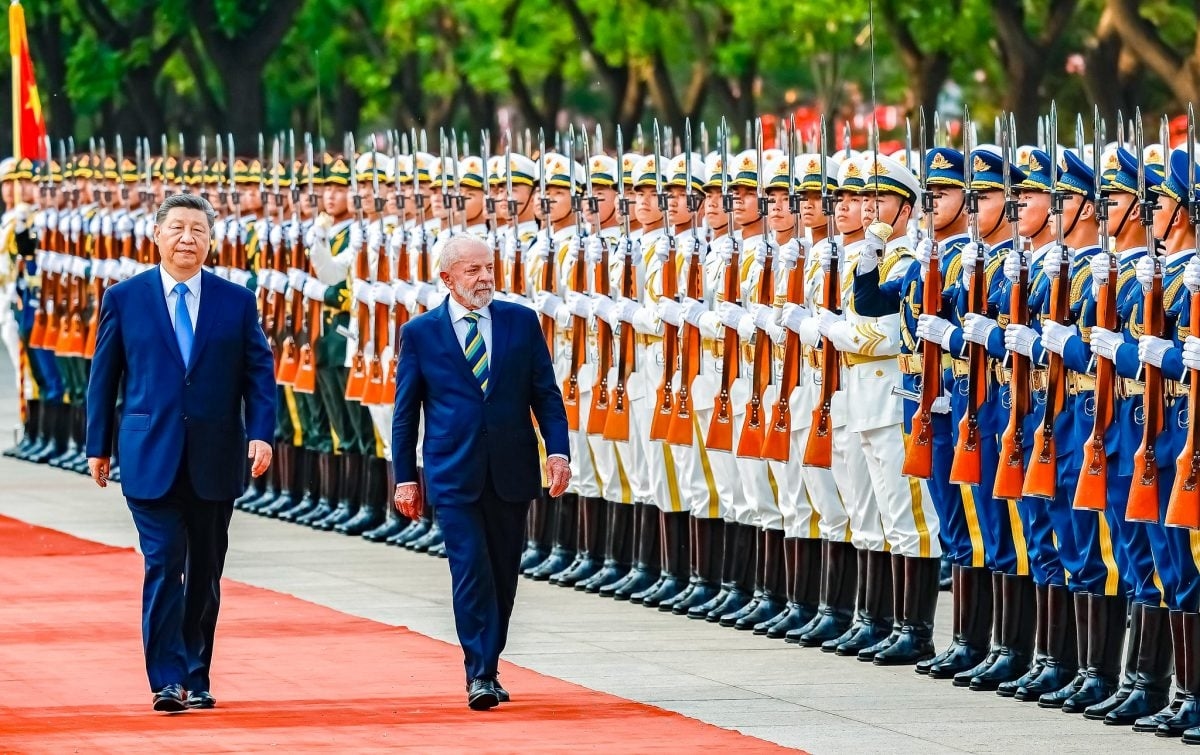 Lula kończy oficjalną wizytę w Chinach z Xi Jinpingiem, wysyłając wiadomości do Trumpa