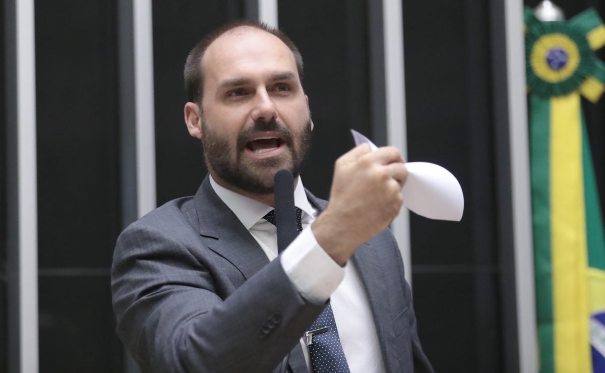 Eduardo Bolsonaro apoya los aranceles de Trump y aboga por la amnistía como solución