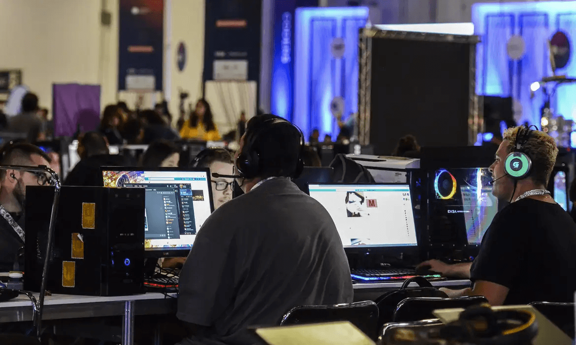 Agreement ends 6x1 workday for IT workers in Paraná