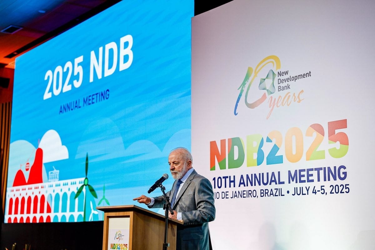 Lula, 'Brics bankası' etkinliğinde bir kez daha dolara alternatif bir para birimini savundu