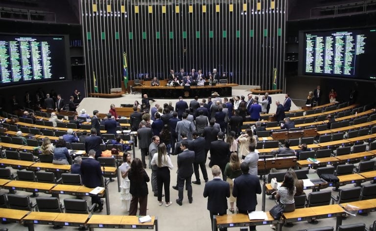 De mobilisatie van de Centrão om de reikwijdte van het plan van de regering-Lula om netwerken te reguleren te beperken