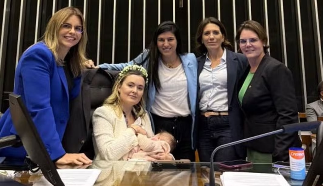 Adjunct belt kinderbescherming nadat aanhanger van Bolsonaro baby meeneemt naar kamer
