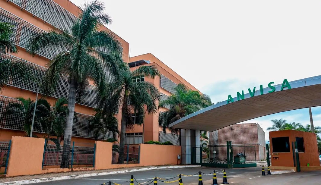 Anvisa proíbe plataforma de consulta online e entrega de medicamento
