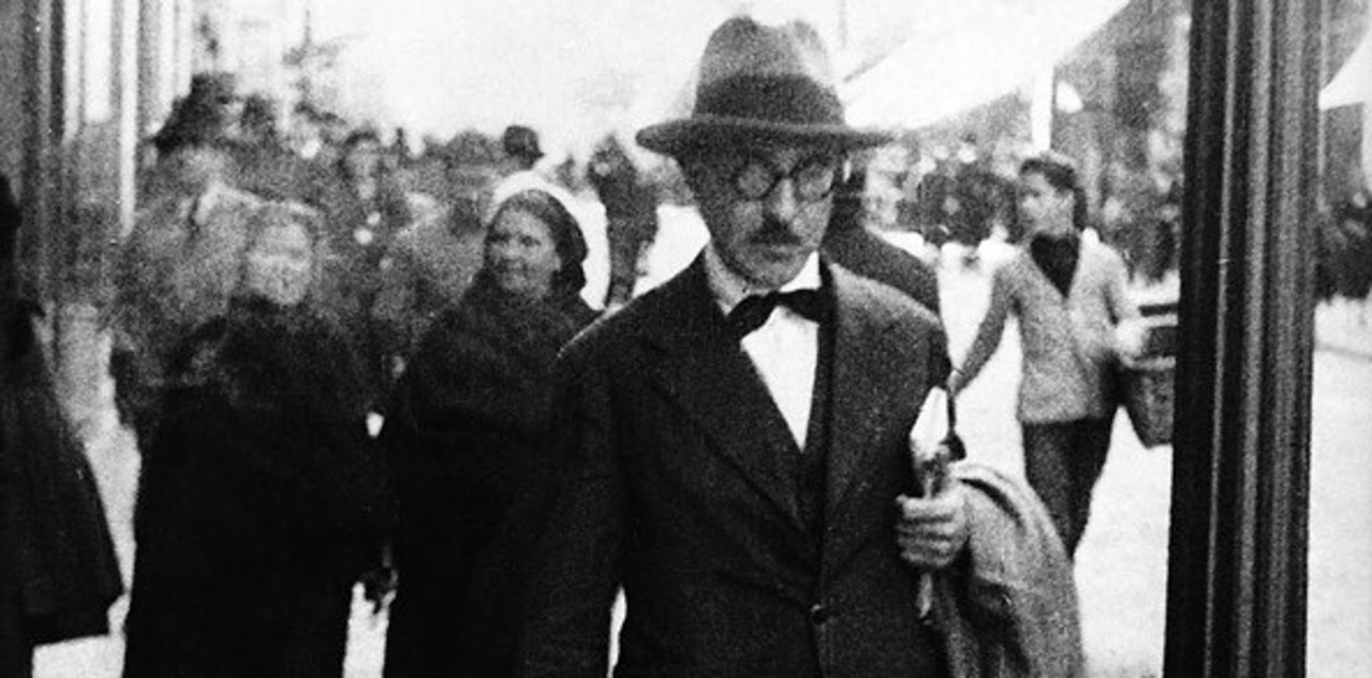 Fernando Pessoa, premature
and dizzy