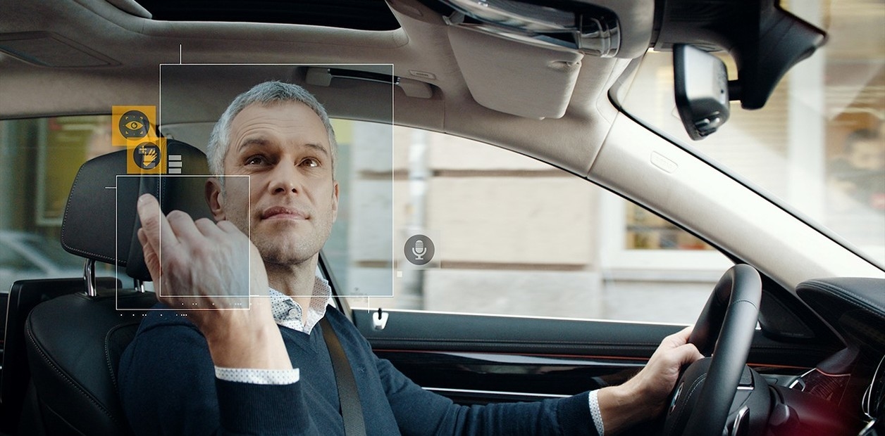 Como tornar seu carro inteligente sem gastar uma fortuna: quatro gadgets para modernizar a tecnologia e a segurança