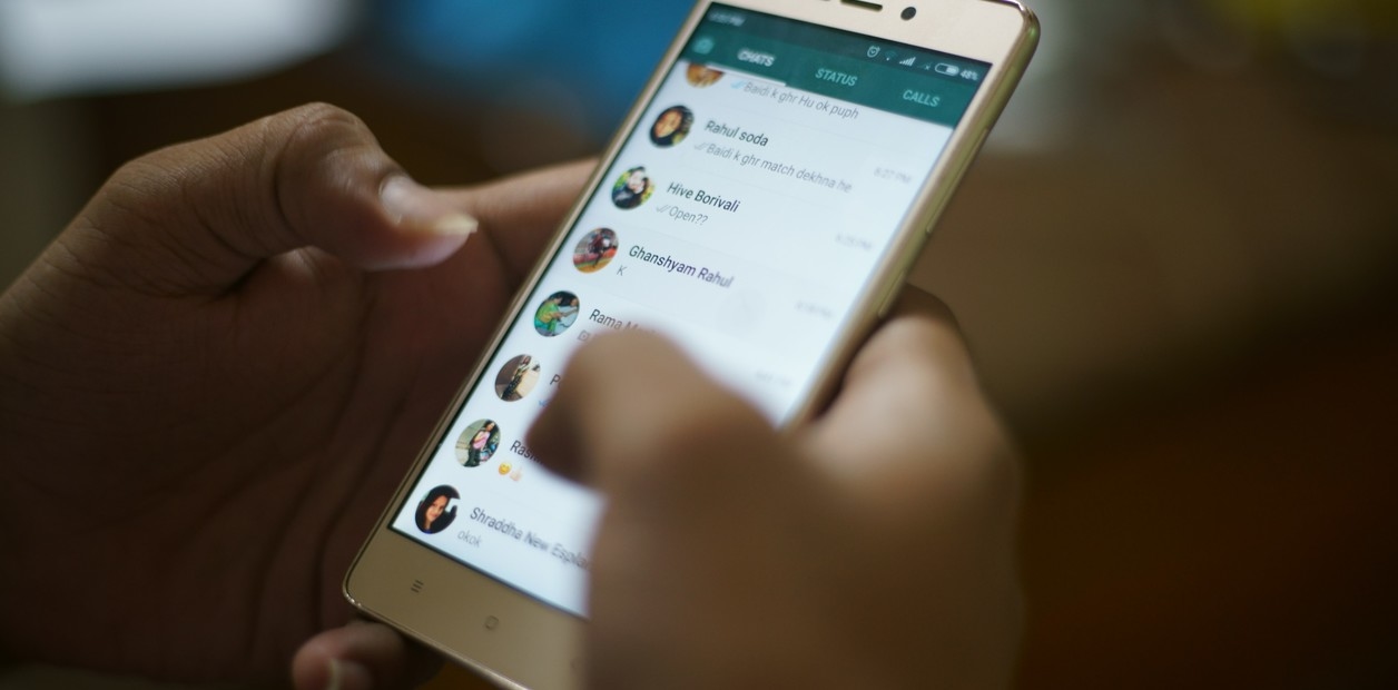How to detect if someone is spying on your WhatsApp, step by step