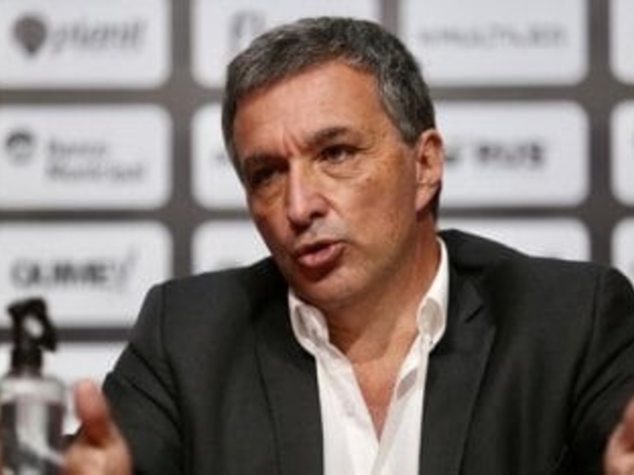 Скандал в Newell's из-за фотографии с Малькоррой: президент Асторе пояснил, что эта мера была не «наказанием», а скорее «защитой» детей.