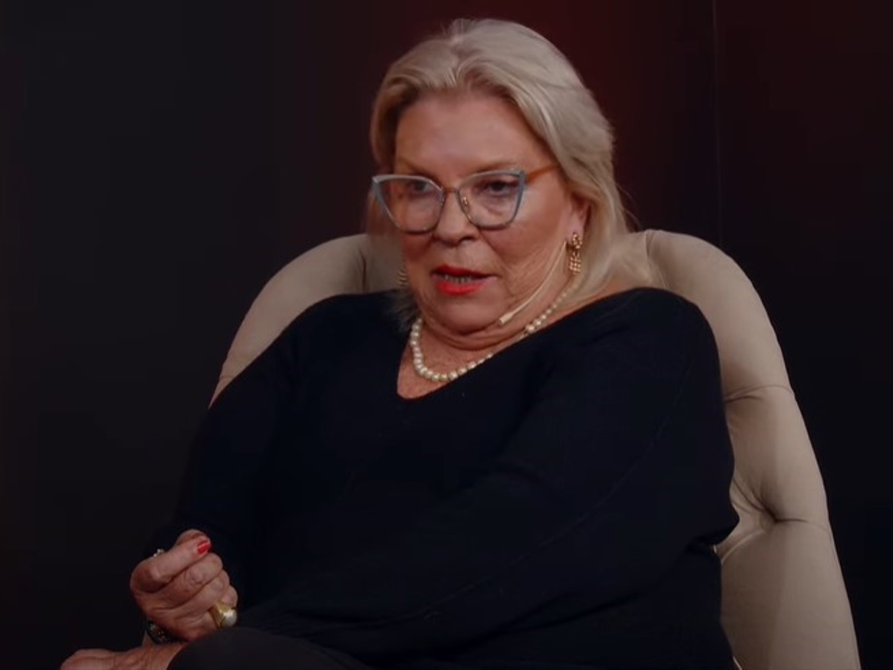 Elisa Carrió acusou os deputados libertários de vazarem gravações de áudio do governo: "É o que acontece com eles por colocarem nas listas gatas que se casam com espiões".
