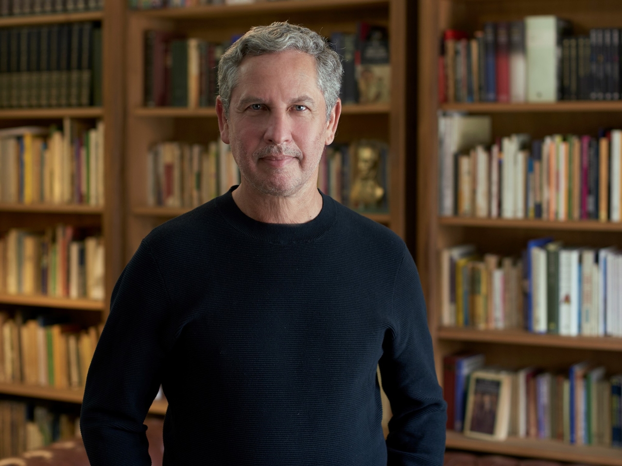 Guillermo Martínez: "La literatura que más me interesa se propone una tarea de extrañamiento"