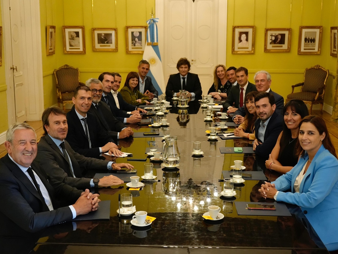 UCR hayatta kalma mücadelesi veriyor: Ulusal bir stratejisi olmadan ve koltuklarının %70'i tehlikedeyken, Kongre'deki temsilini kaybedecek.