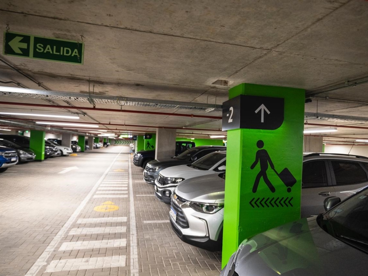 Hoeveel kost het om uw auto te parkeren op Aeroparque of Ezeiza Airport tijdens de wintervakantie en hoe kunt u 40% korting krijgen?