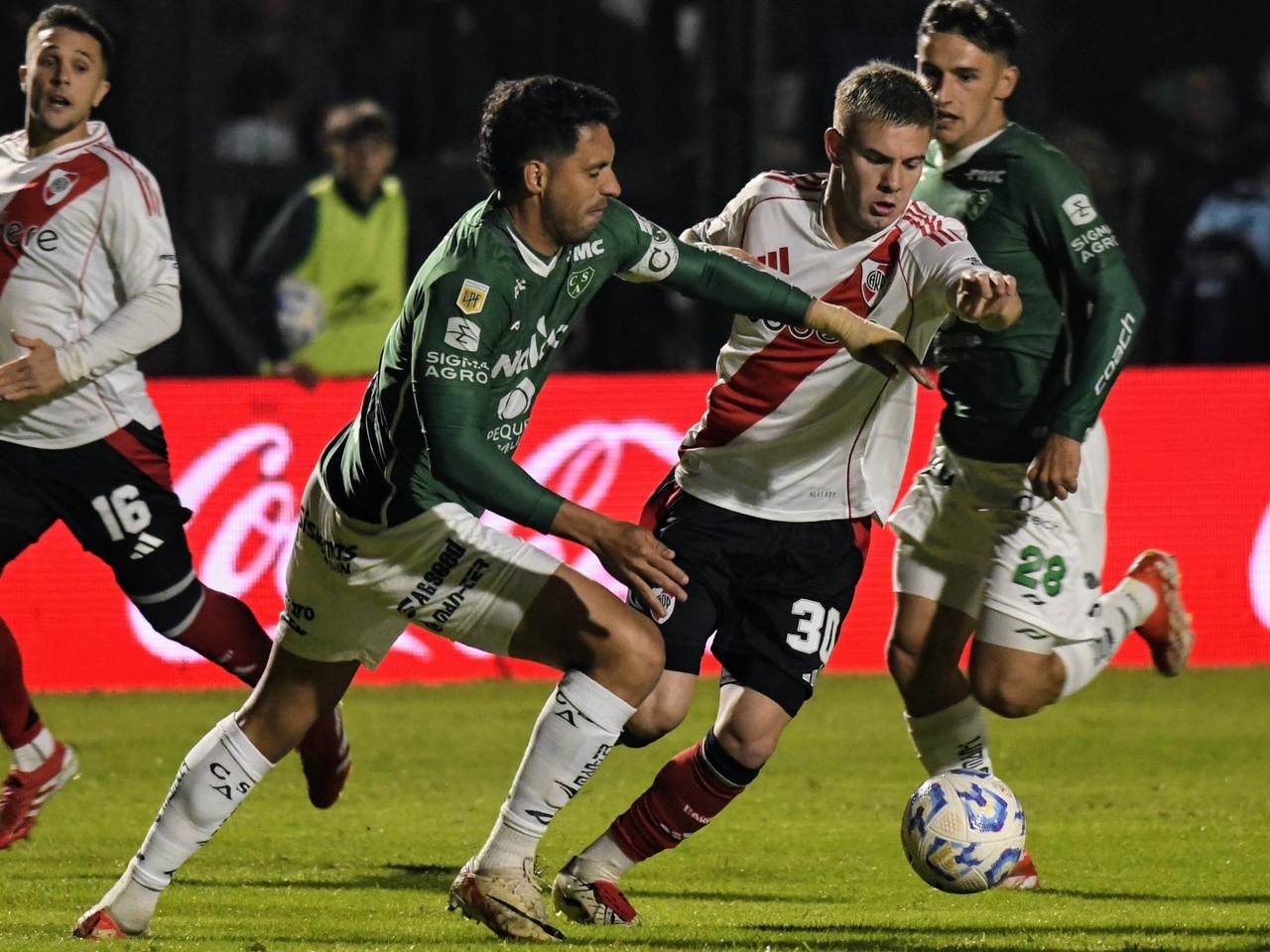 I pilastri del calcio argentino: Insaurralde, Carranza, Bologna e Sosa, i quarantenni che si stanno imponendo nella Liga Pro.