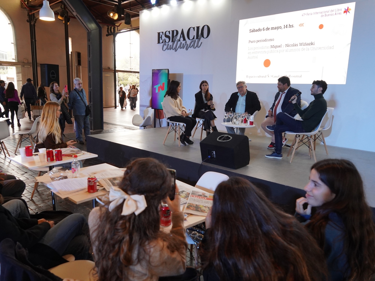 Feria del Libro 2025: los recomendados de hoy 1 de mayo
