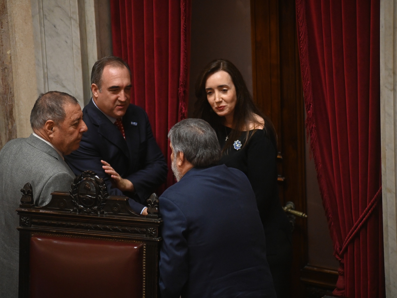 Regulations and financing: the arguments used by the ruling party and the opposition to challenge the legality of the Senate session
