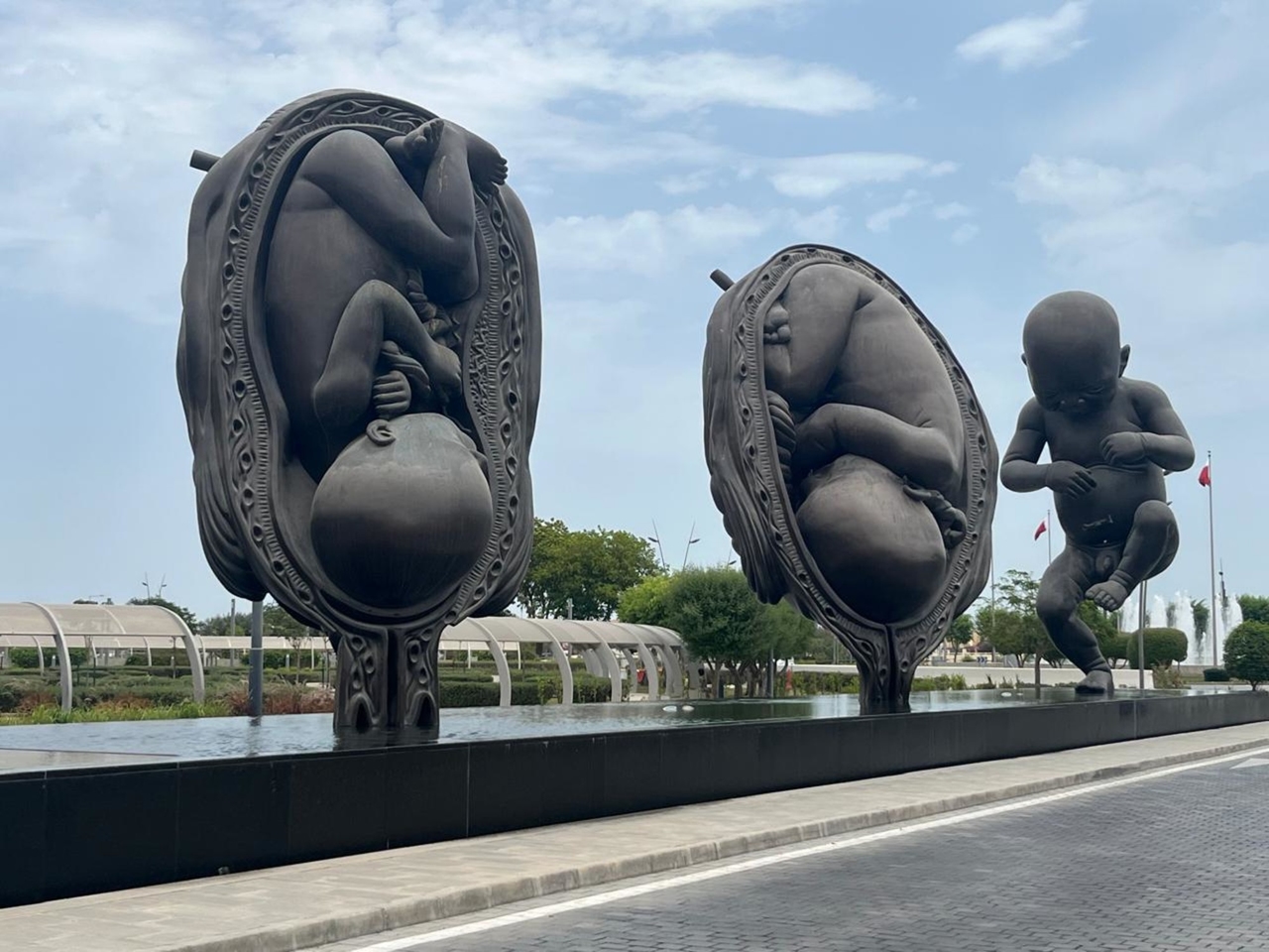 Doha'da Damien Hirst'ün beş yıl boyunca kapalı kalan ve şimdi bir mahalleye adını veren eseri