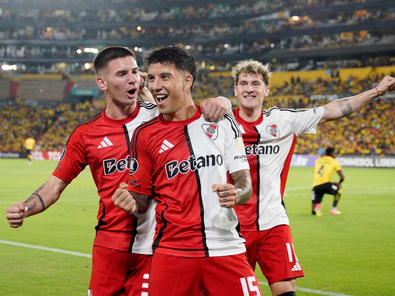 O tridente do River em modo Liga dos Campeões: Mastantuono, Driussi e Colidio abriram o placar e deram razão a Muñeco Gallardo.