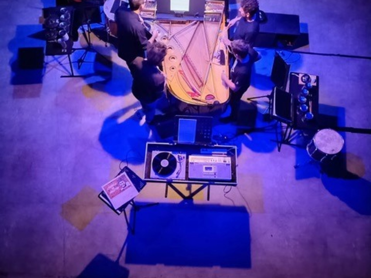 Dubbelvoorstelling in Arthaus: muziek van het Ensemble en een "anti-toneelstuk"