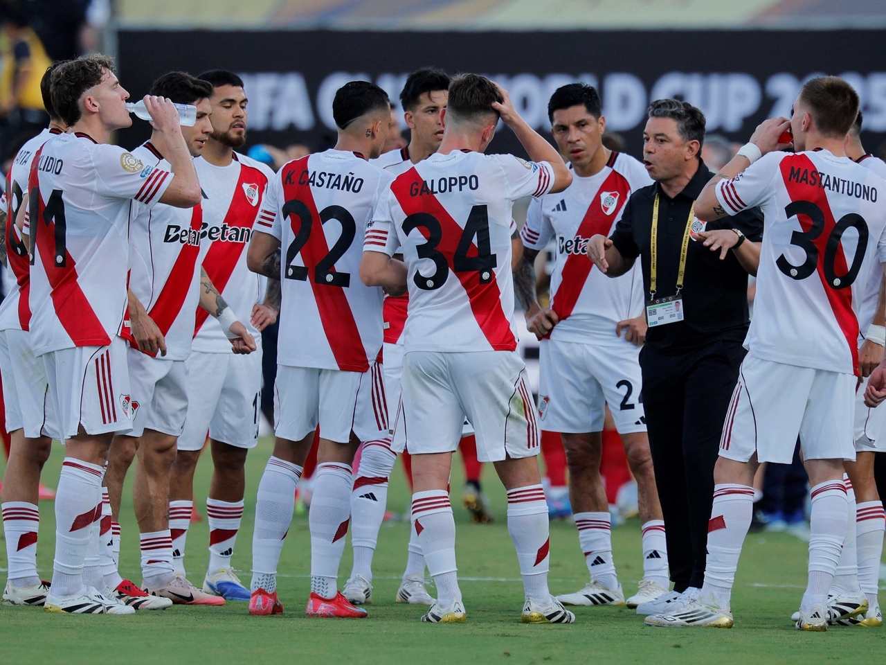 Il River Plate si trova ad affrontare una tripla sfida per raggiungere gli ottavi di finale del Mondiale per Club: la forza dell'Inter, la ricostruzione della squadra e il gioco dei risultati.