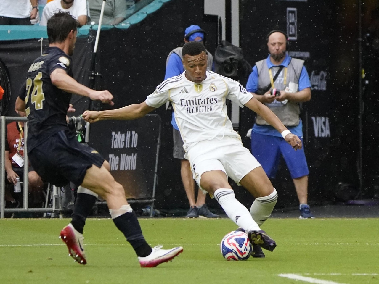 Real Madrid haalde Kylian Mbappé terug op het WK voor clubs, en de manager waarschuwde: "Ik denk er nog niet over na..."