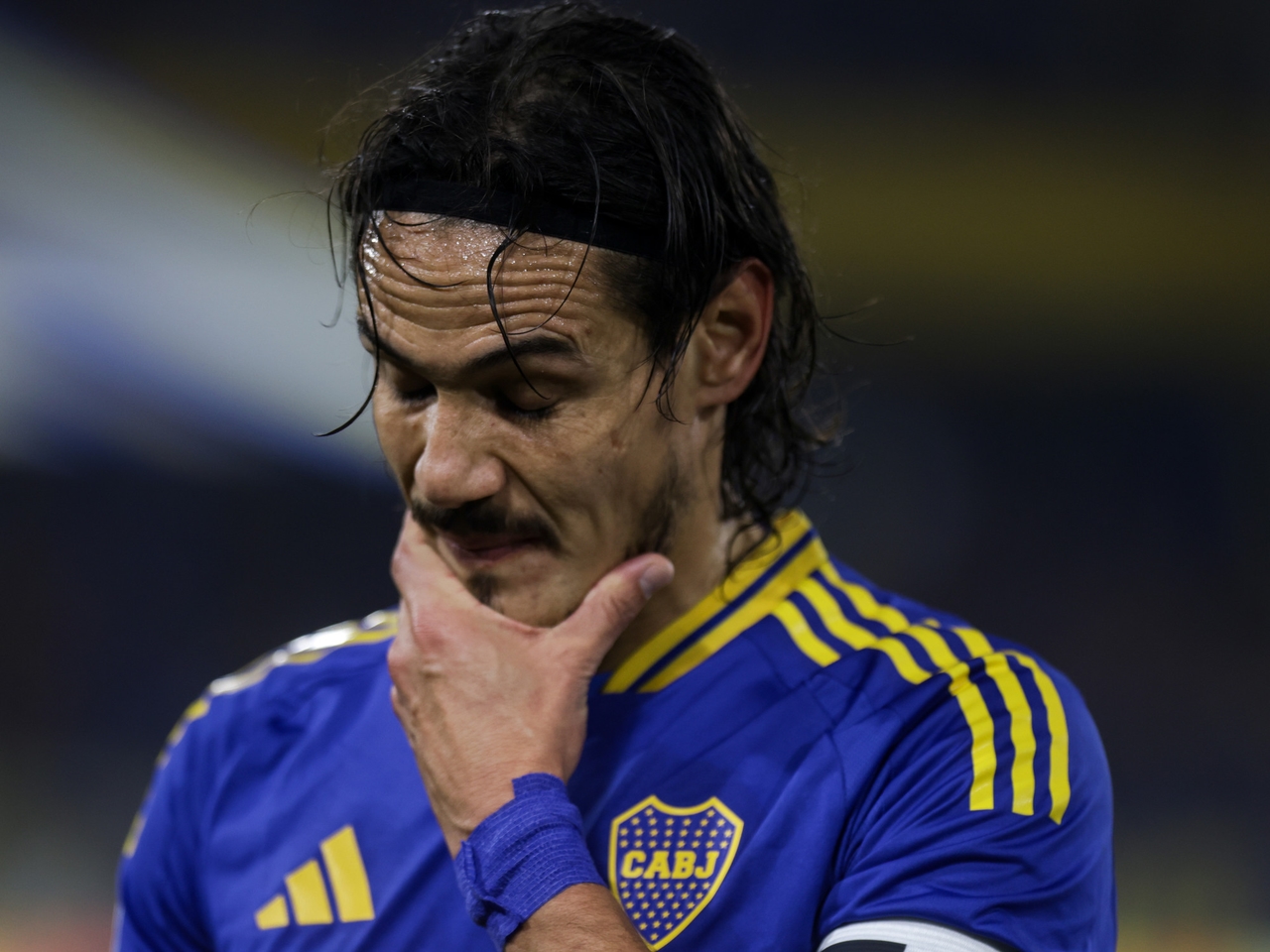 Edinson Cavani, cerca de cerrar su historia en Boca: Arruabarrena convenció a Riquelme y definió a su 9
