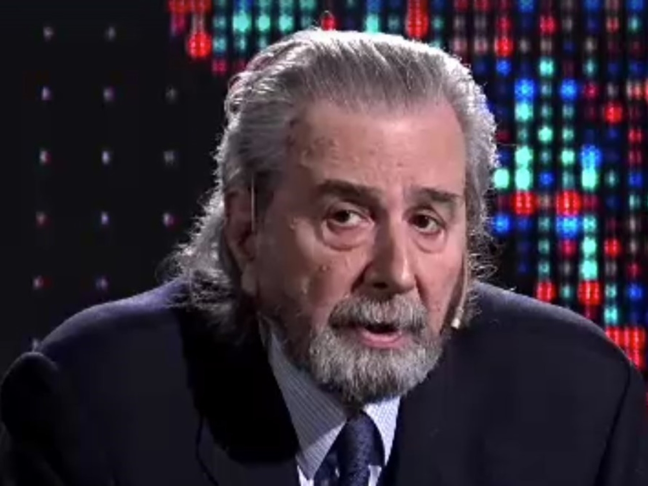 Juan Carlos Maqueda, Javier Milei'yi sert bir dille eleştirerek, "Demokrasiye zarar veriyor" ve "Bir başkandan çok haydutlara yakışır bir terminoloji kullanıyor" dedi.