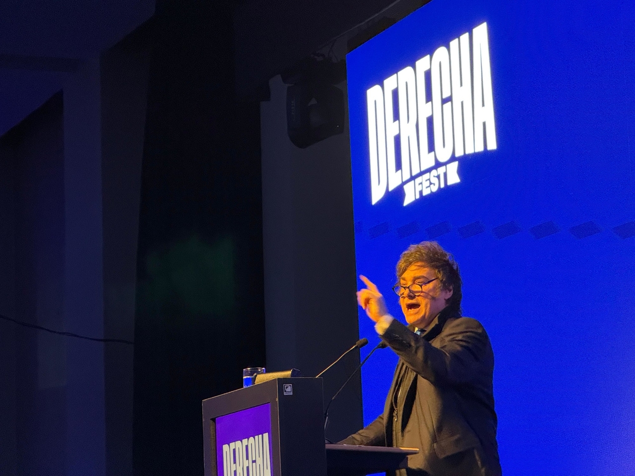 Javier Milei noemde Victoria Villarruel een "brute verrader" en beledigde tegenstanders: "We gaan ze bij de stembus verpletteren."