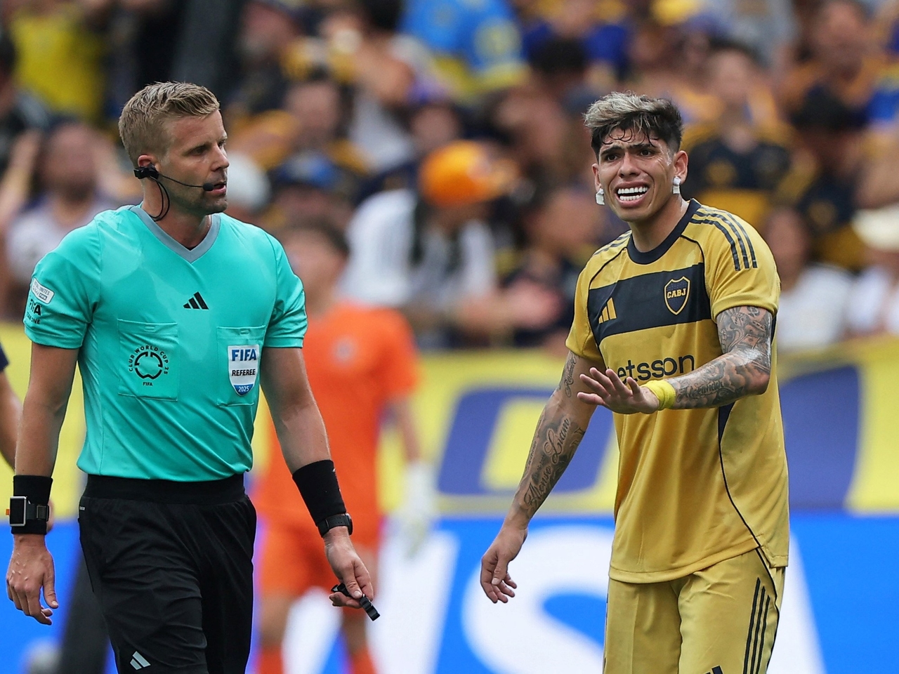 A resposta contundente do chileno Palacios aos rumores sobre sua ausência do Boca Juniors: "Nunca cheguei aos treinos em má forma."