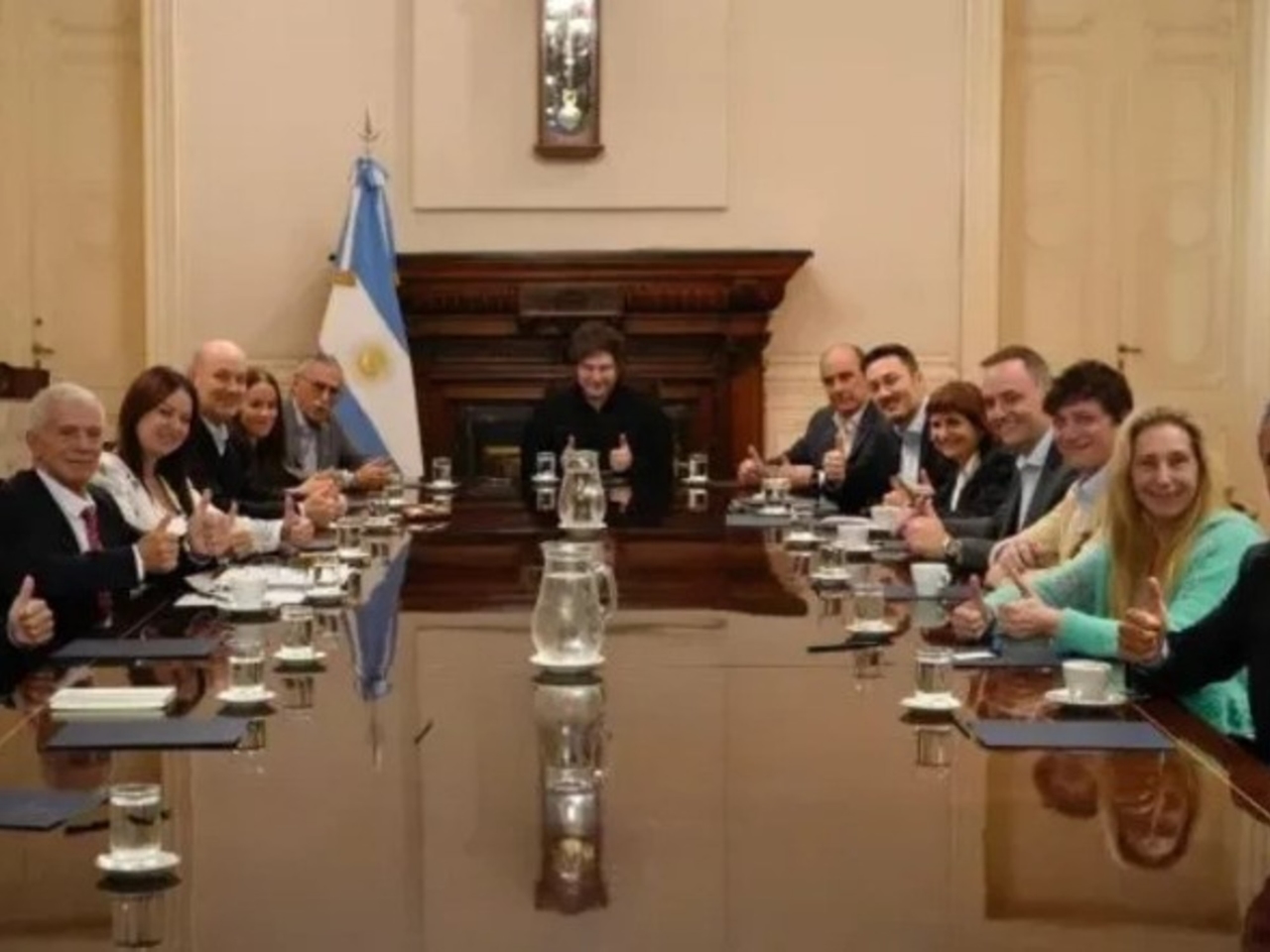 XL Reunião do Gabinete e Francella Novamente: Antes do encerramento das listas, Milei reuniu seus ministros.