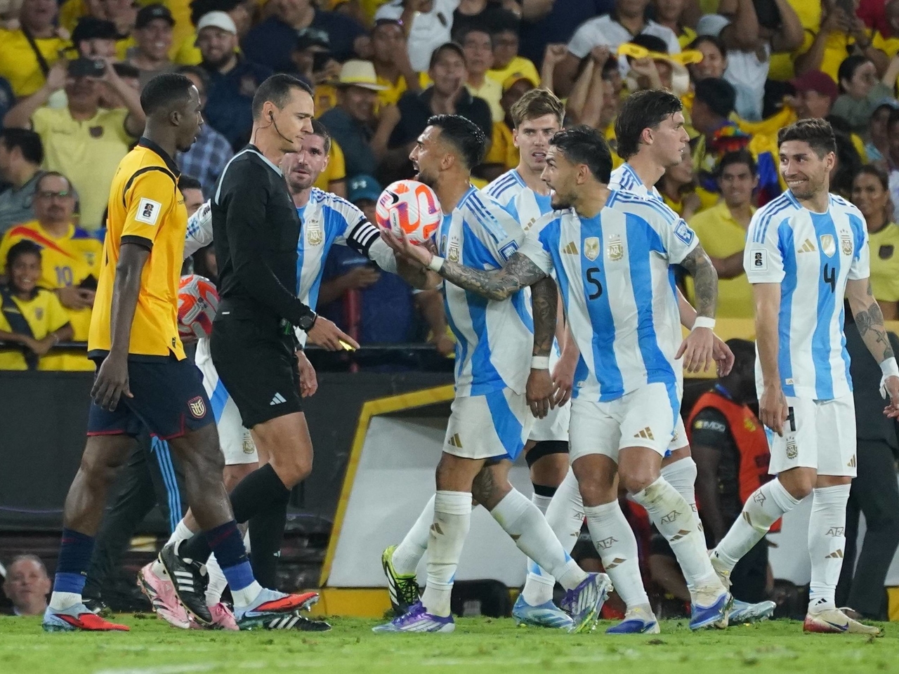 Lautaro Martínez, harshly criticized referee Wilmar Roldán for Ecuador vs. Argentina: "He was constantly threatening us about the World Cup."