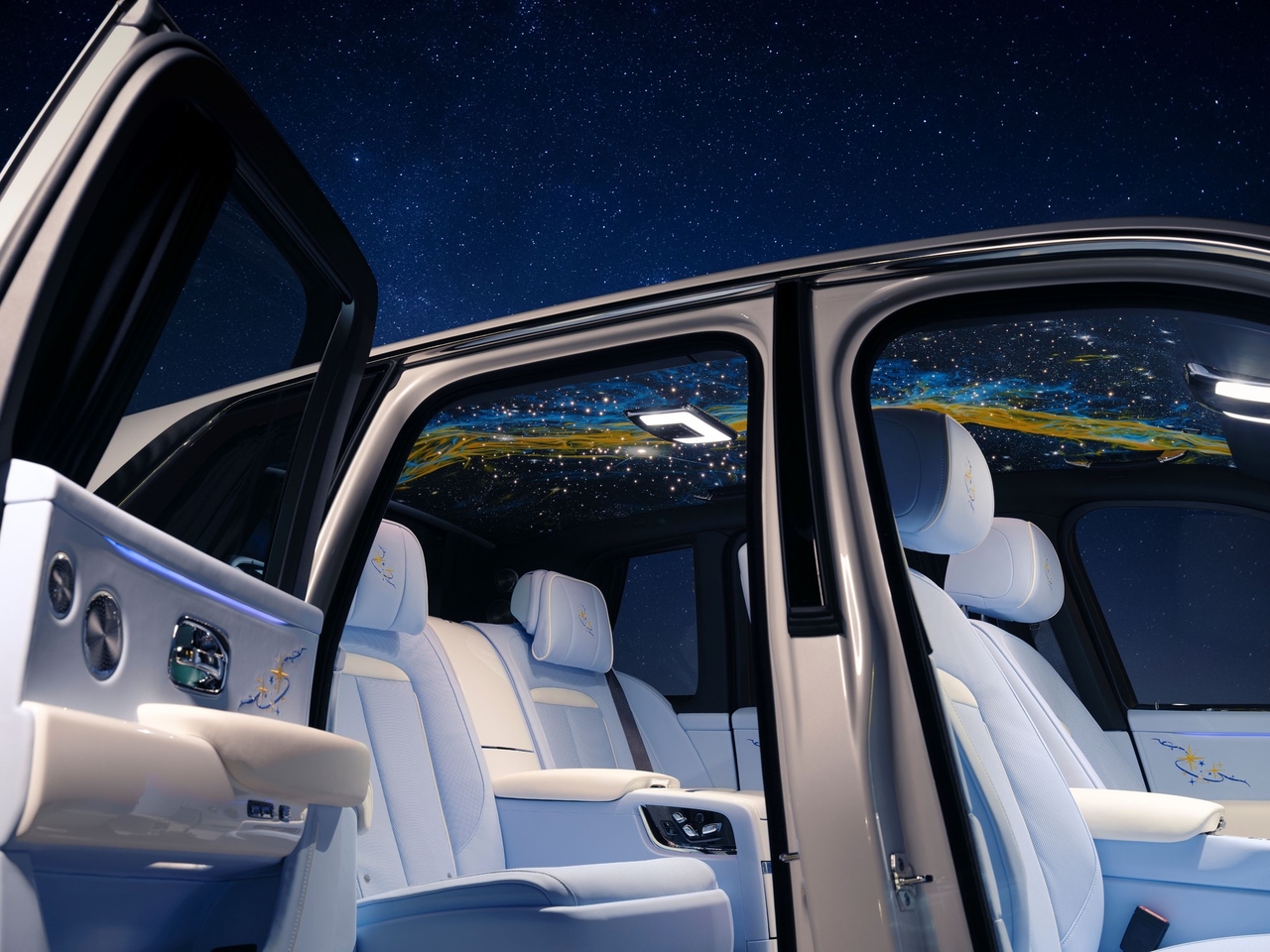 O desejo de uma criança de quatro anos: uma conta multimilionária: este é o Rolls-Royce com a Via Láctea no teto.