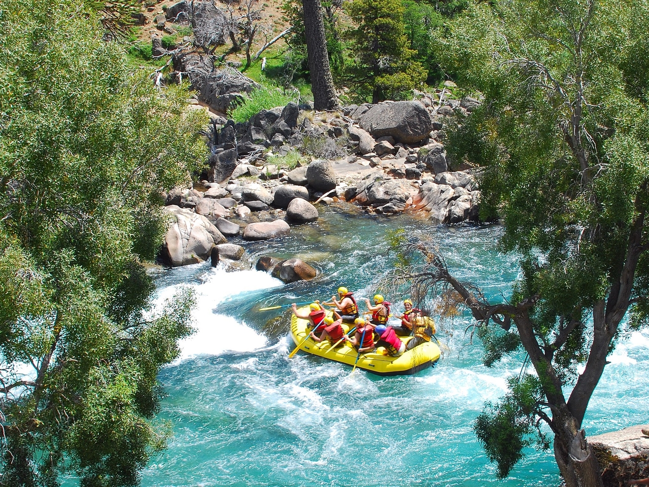 Trekking, buceo, parapente, kitesurf o el novedoso hidrospeed: aventuras para un verano en acción