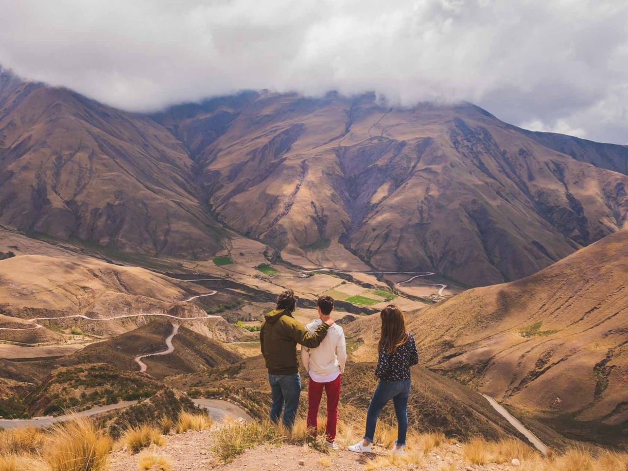 Así es la espectacular ruta argentina a 3.800 metros de altura que deslumbra por sus paisajes