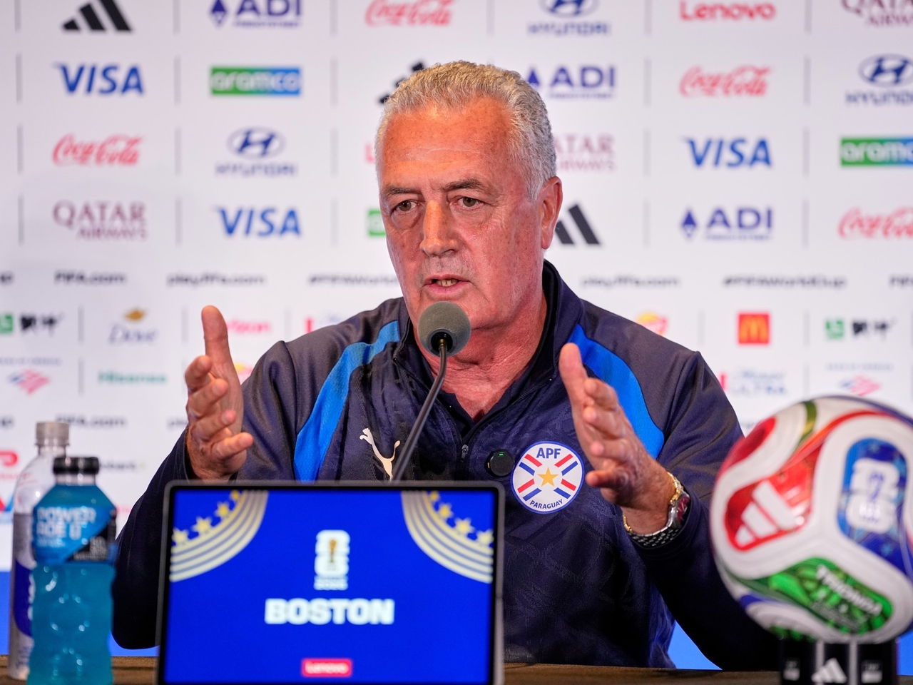 Alfaro no se contuvo y le respondió a Chilavert: "En vez de ser un francotirador, me hubiera gustado que viniera a ayudar"