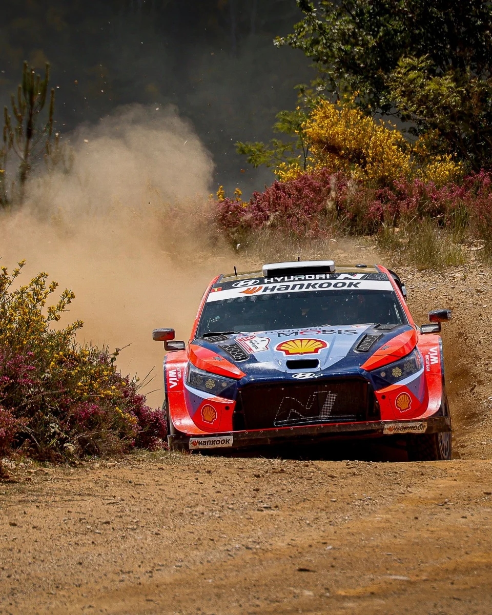 Tänak eindigt de eerste dag aan de leiding van de Rally van Portugal en met een record