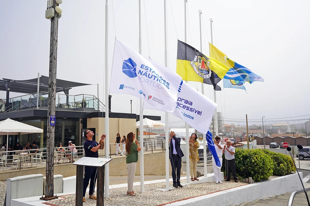 Het hijsen van de Blauwe Vlag markeert het begin van een veilige zomer