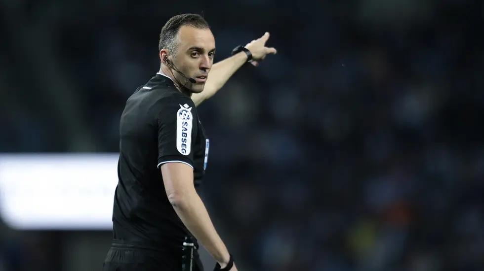 João Pinheiro officie en finale de la Super Coupe d'Europe