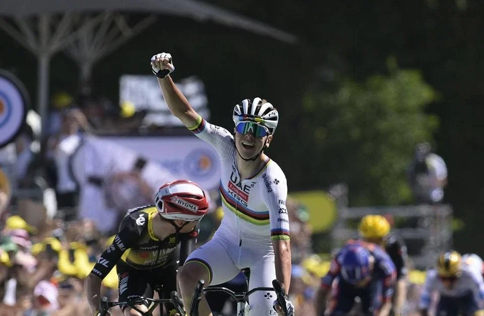 Pogacar remporte le Tour de France pour la deuxième fois