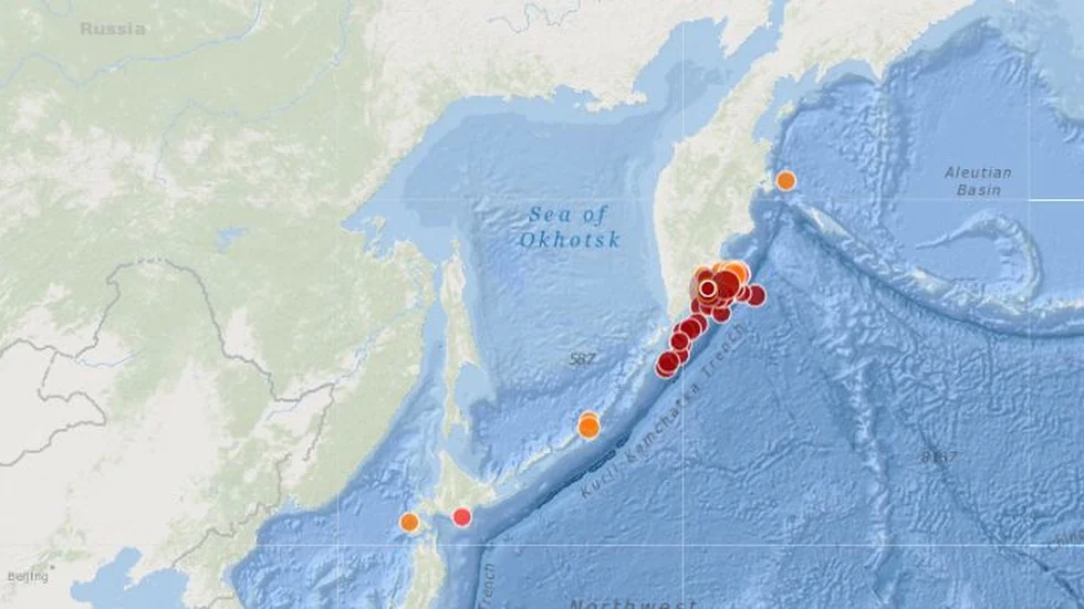 Allarme tsunami in tutto il Pacifico dopo il terremoto al largo della Russia