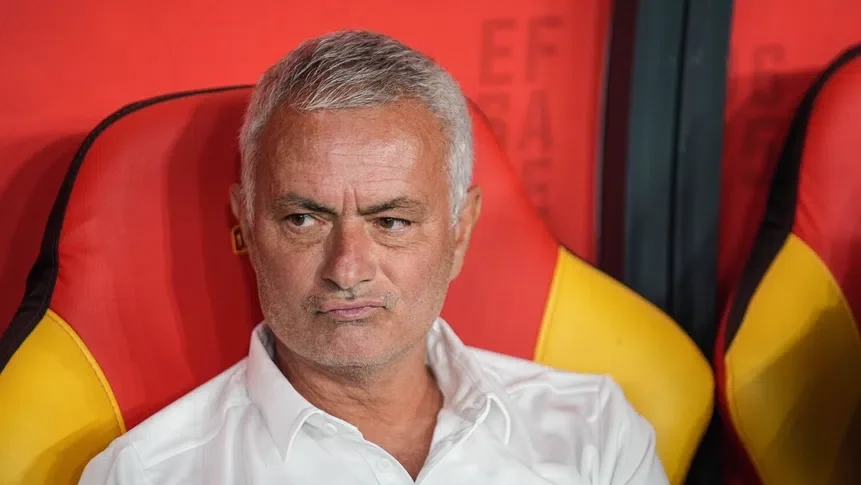 José Mourinho è il nuovo allenatore del Benfica