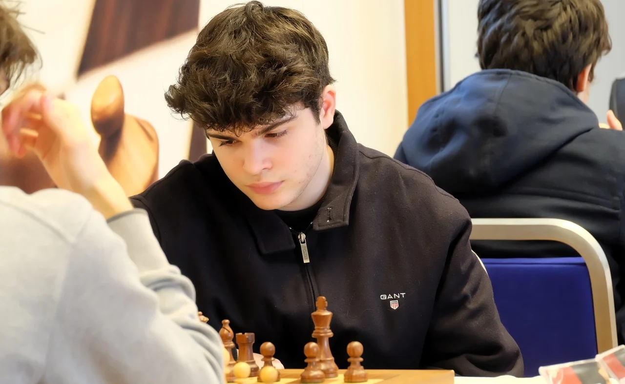 Gustavo Ribeiro brilla in Montenegro.