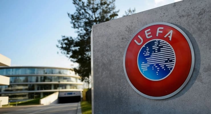 La UEFA multa al Beşiktaş con 900 mil euros