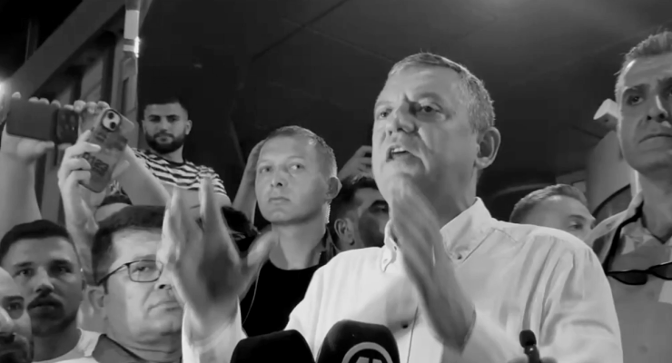 Özgür Özel: O coração de Ferdi Zeyrek começou a funcionar após 70 minutos
