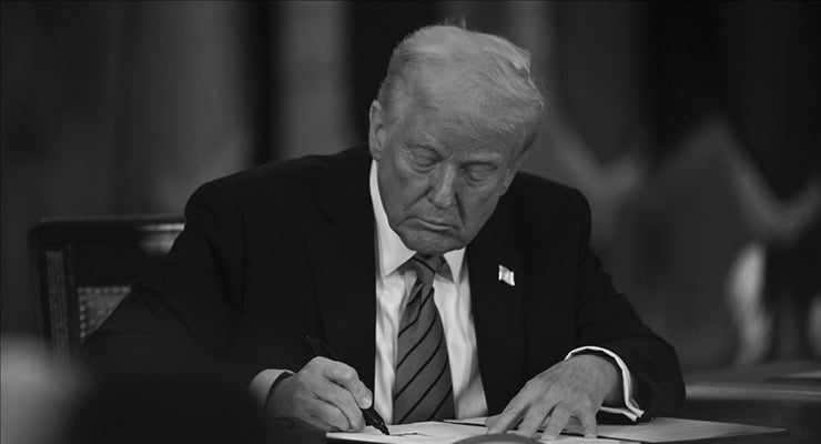 Трамп подписал закон о стейблкоинах: «Мы сделали США криптостолицей мира»