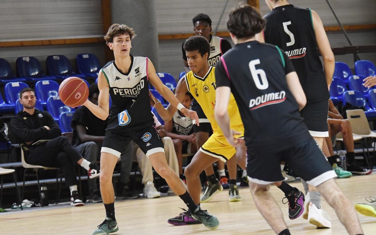 Boulazac basquete Dordogne menores de 18 anos
abrir um novo capítulo no campeonato francês