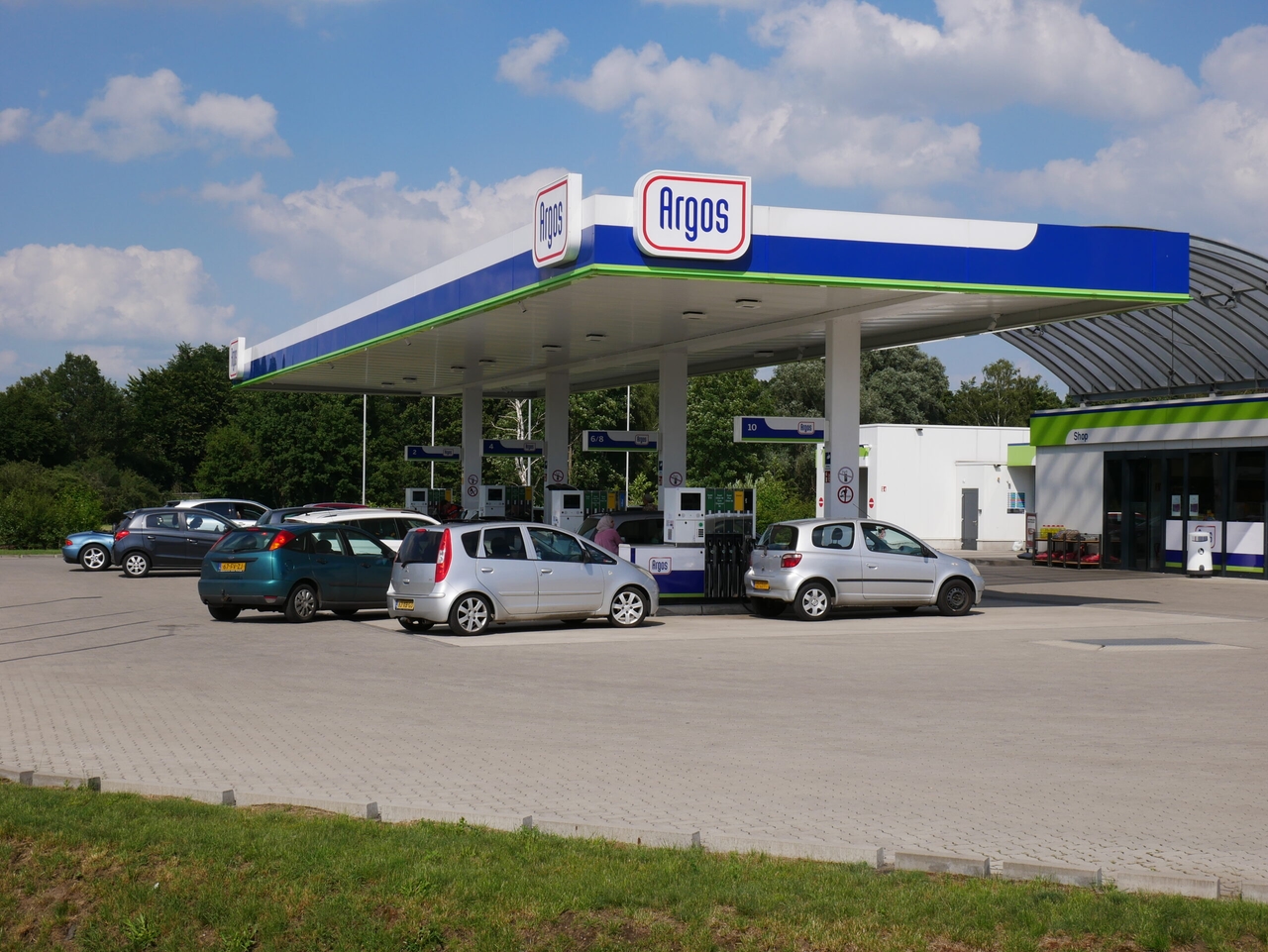 La differenza di prezzo tra le stazioni di servizio olandesi supera i 27 euro per un pieno