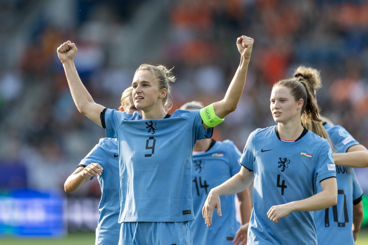 Holandia 3-0 Walia: Miedema podnosi ciężary, a Holandia pokonuje Walię