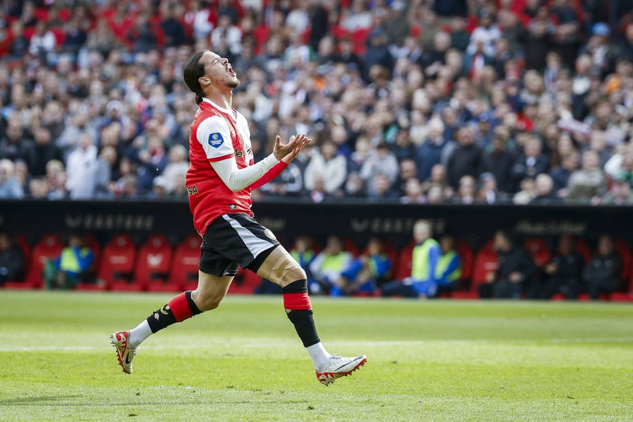 Feyenoord secure Champions League spot, Twente move up to third