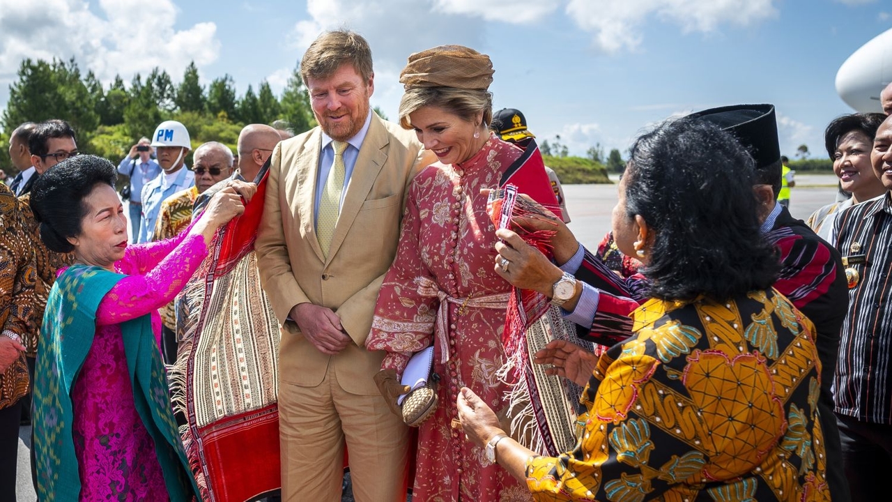 Dutch royals welcome scrutiny of their colonial gift collection
